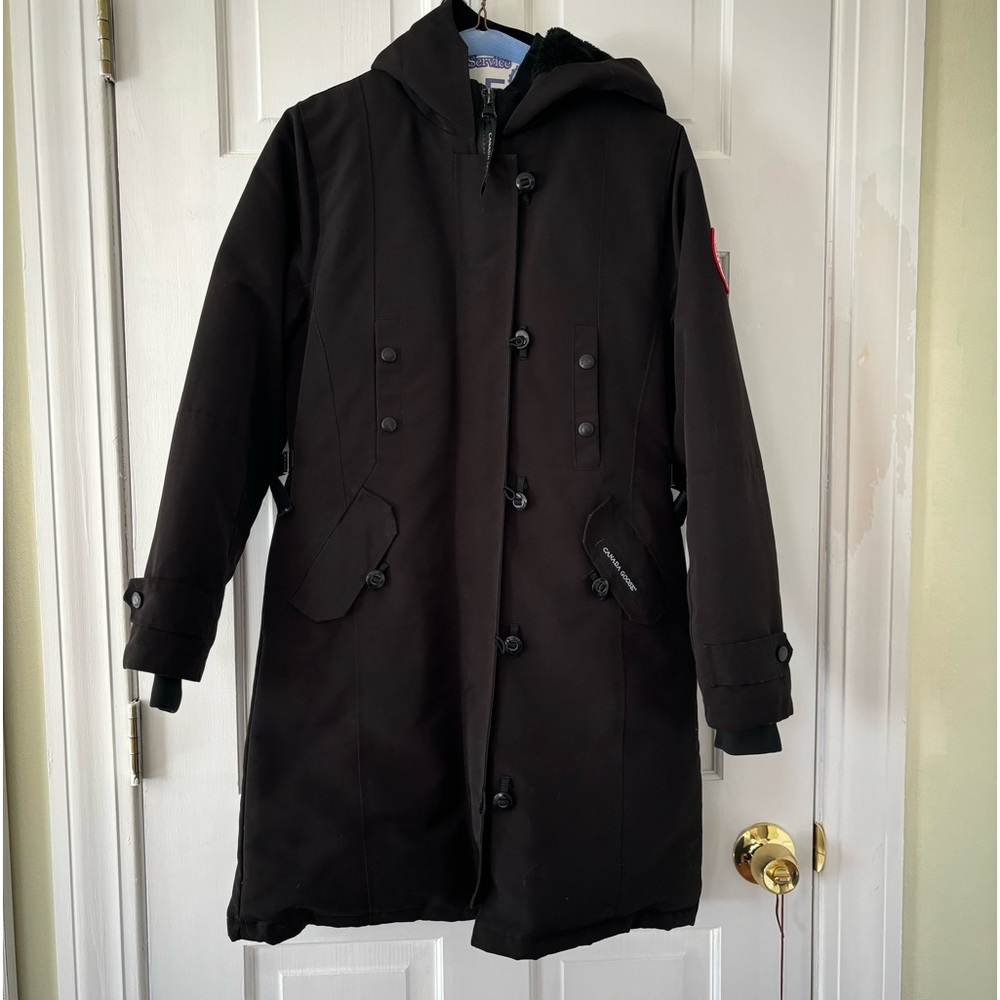 Canada Goose women’s Kensington fur parka in black